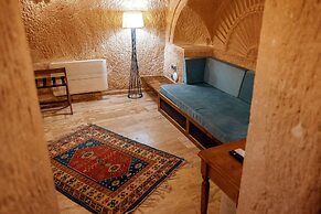 Misty Cave Hotel