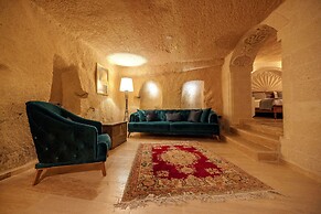 Misty Cave Hotel