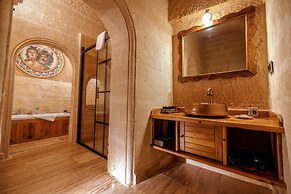 Misty Cave Hotel