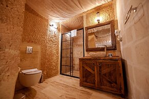 Misty Cave Hotel