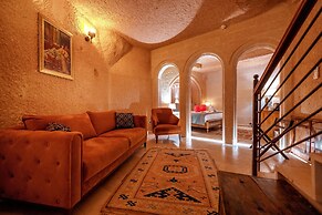Misty Cave Hotel