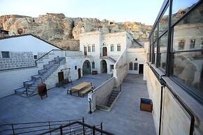 Misty Cave Hotel