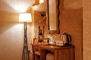 Misty Cave Hotel