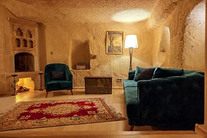 Misty Cave Hotel