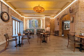 RuinAdalia Hotel