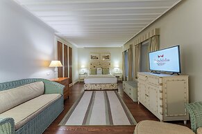 RuinAdalia Hotel