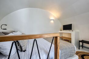 Hill Suites