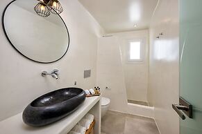 Hill Suites
