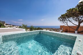 Hill Suites