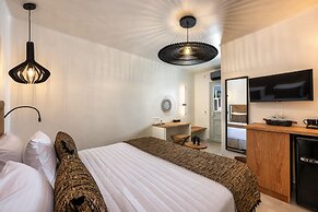 Hill Suites