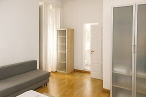 dHomes - Apartments and Rooms