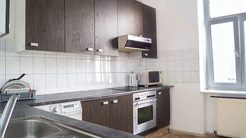 Shared Modern Apartment Schönbrunn - Budget Chic Room