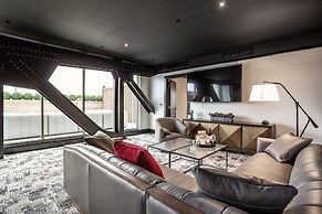 Bottleworks Hotel