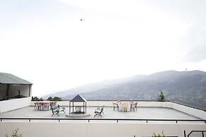 Vardaan Hotels - PatniTop