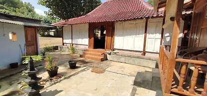 Limasan Mbah Darmo