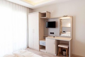 Tone Otel