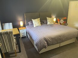 Village Limits Bed & Breakfast Accommodation