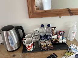 Village Limits Bed & Breakfast Accommodation