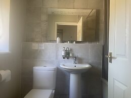 Village Limits Bed & Breakfast Accommodation