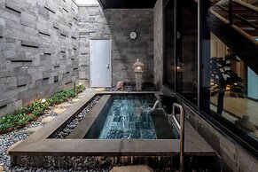 Hilton Quang Hanh Onsen Resort