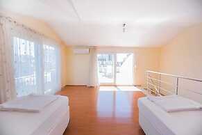 Blue Moon Villa