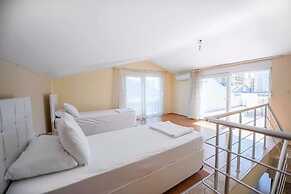 Blue Moon Villa