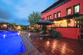 The Red Witch Boutique Hotel