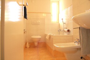 Mountain View & Spacious - Flaminia C