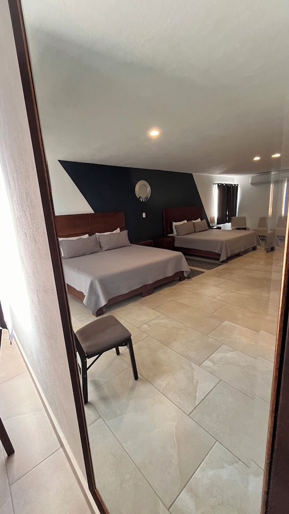 Pedernal Hotel