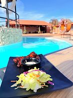 Pedernal Hotel