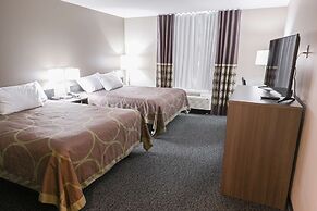 Super 8 by Wyndham Moosonee