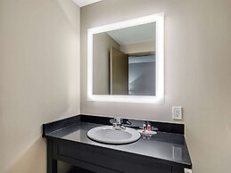 Super 8 by Wyndham Moosonee