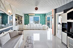 Senior Citizen Suite in Blue