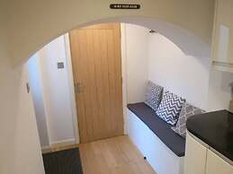 2-bed, Sleeps 4, Garden