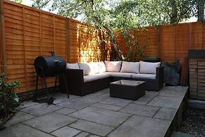 2-bed, Sleeps 4, Garden