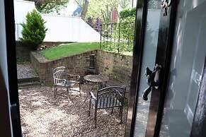 2-bed, Sleeps 4, Garden