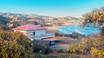 Guesthouse & Beach Cafe Fuego, Hostel