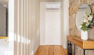 Bonja1 Light-filled Apartment w/ Balcony +AC