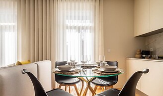 Bonja1 Light-filled Apartment w/ Balcony +AC