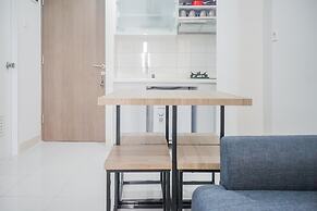 Comfy and Stylish 2BR Emerald Bintaro Apartment
