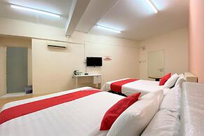 B Hotel