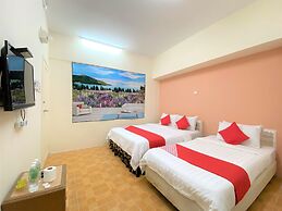 B Hotel
