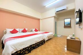 B Hotel