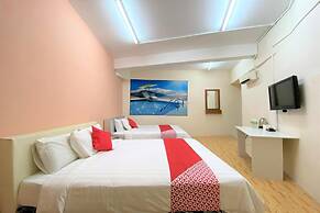 B Hotel