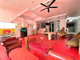 B Hotel