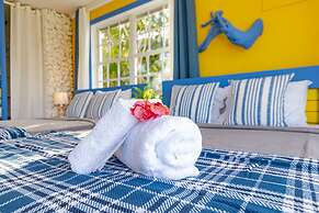 Panoramic Cottage at Love Beach - Pool