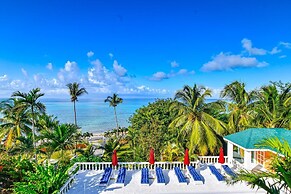 Parrot Cottage at Love Beach Pool