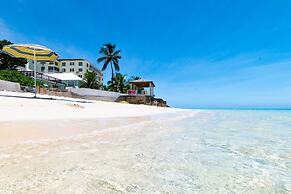 Blue Ocean Village House at Cable Beach