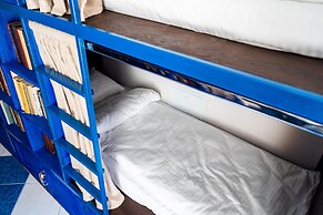 BookCase Hostel