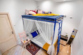 BookCase Hostel